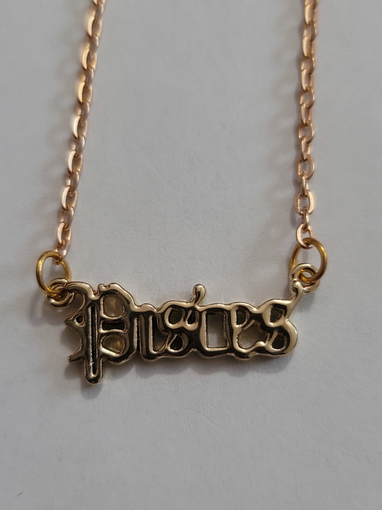 Gold Pisces Pendant Necklace